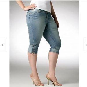 NEW Dereon Y2K Beyonce Denim Crop Zipper LOGO Capri Jeans 5/6